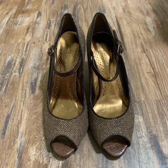 Predictions Pumps - Picture 2 of 5